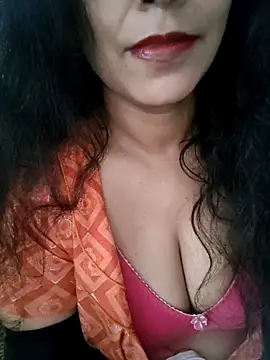 Deepa Sharma143 online show from 8, 10, 2025