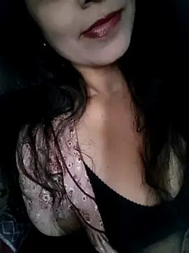 Deepa Sharma143 online show from 9, 11, 2025