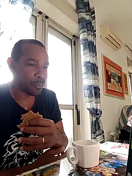 estrogeni online show from 18, 4, 2026