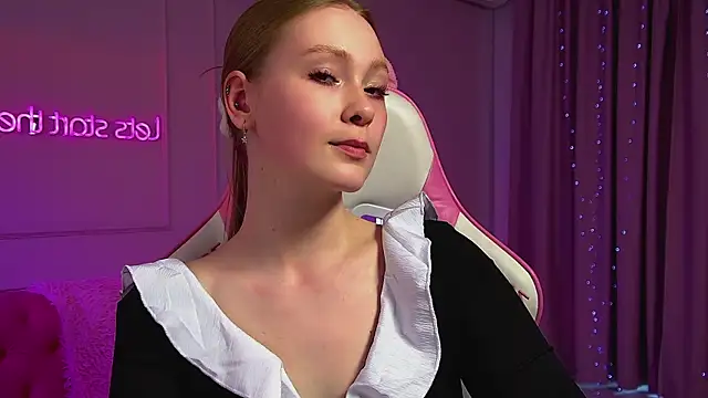 AgataFoxley online show from 26, 5, 2026