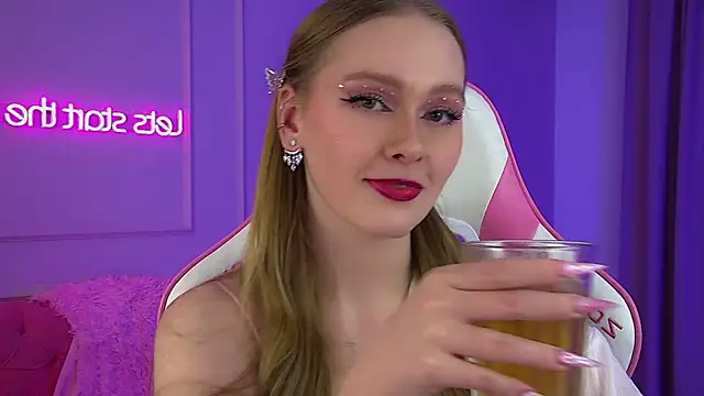 AgataFoxley online show from 28, 2, 2026