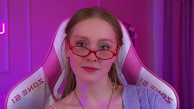 AgataFoxley online show from 18, 5, 2026