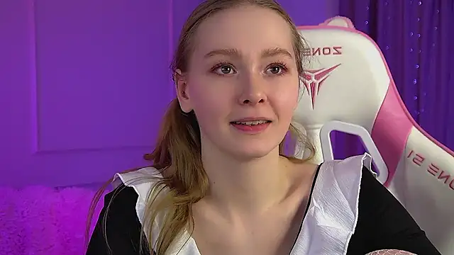 AgataFoxley online show from 8, 3, 2026