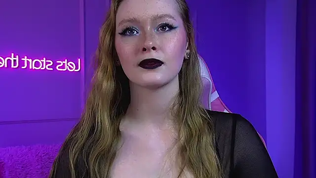 AgataFoxley online show from 5, 5, 2026