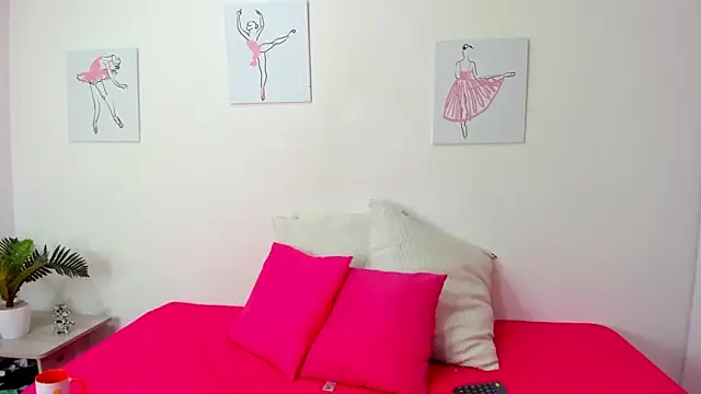 Snapshot of Hill_Brownie chatting on 22, 10, 2025 Hill Brownie online show from 22, 10, 2025