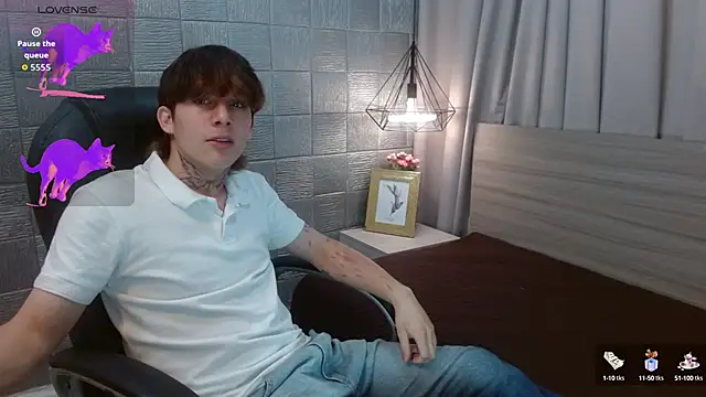 Iantwink18 online show from 2, 10, 2025