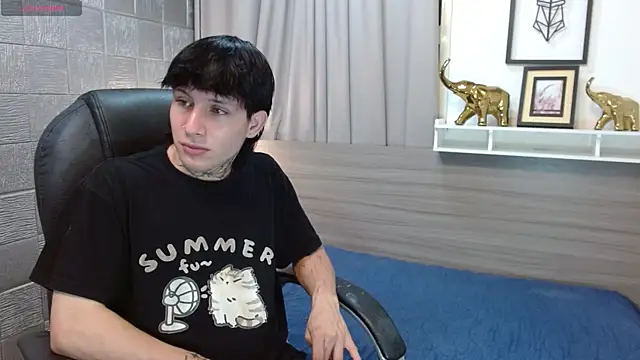 Iantwink18 online show from 1, 11, 2025