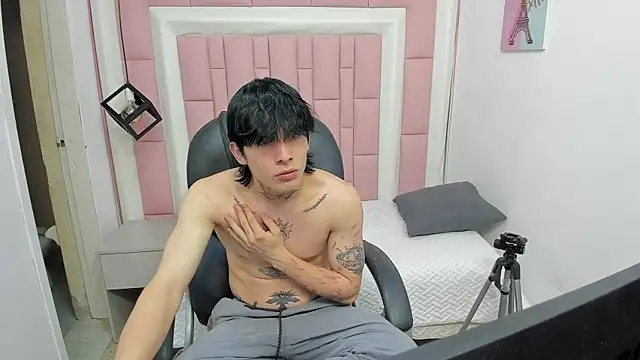 Iantwink18 online show from 9, 10, 2025