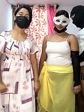 Snapshot of Family02 chatting on 19, 2, 2026 Family02 online show from 19, 2, 2026