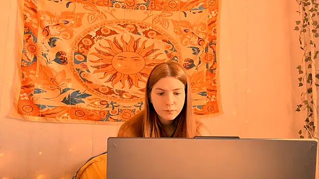 AliceCUNTach online show from 8, 4, 2026