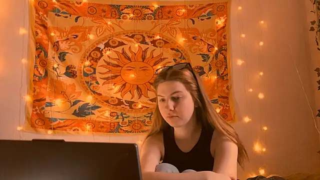 AliceCUNTach online show from 19, 4, 2026