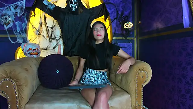 Emily Mitchell online show from 18, 10, 2025