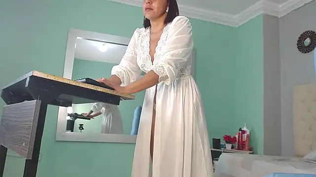 salome aguilar online show from 17, 9, 2025