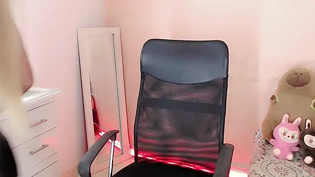 sweet royal  online show from 24, 10, 2025