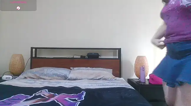 aussiepeaches online show from 6, 3, 2025