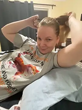 Snapshot of aussiepeaches chatting on 11, 11, 2025 aussiepeaches online show from 11, 11, 2025