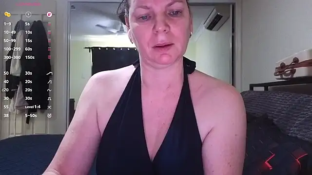 Snapshot of aussiepeaches chatting on 21, 10, 2025 aussiepeaches online show from 21, 10, 2025