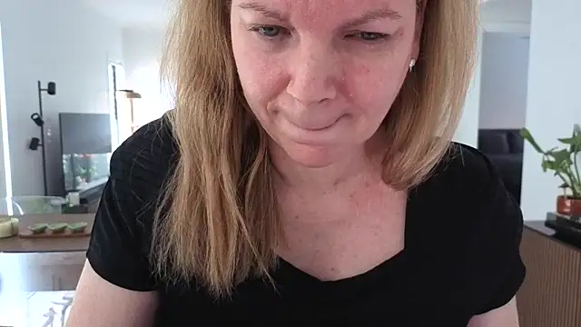 Snapshot of aussiepeaches chatting on 28, 4, 2026 aussiepeaches online show from 28, 4, 2026