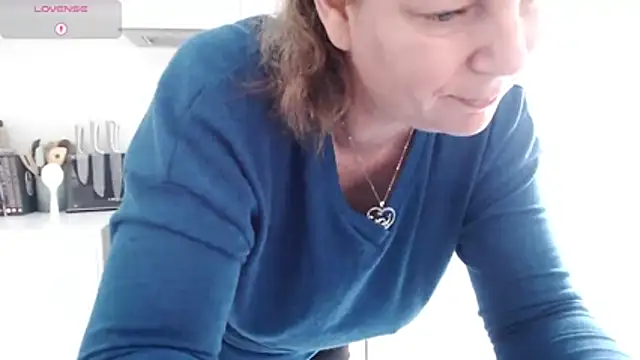Snapshot of aussiepeaches chatting on 25, 5, 2026 aussiepeaches online show from 25, 5, 2026