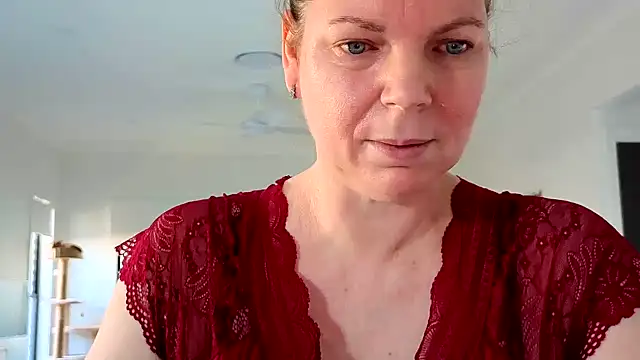 aussiepeaches online show from 9, 7, 2026