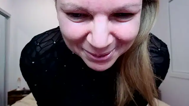 aussiepeaches online show from 20, 6, 2026