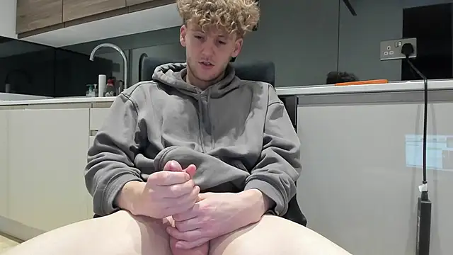 DominantAlex18 online show from 18, 11, 2025