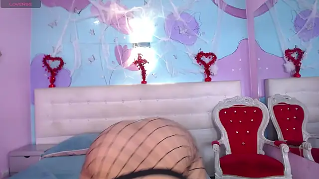 caroliine fox   online show from 31, 10, 2025