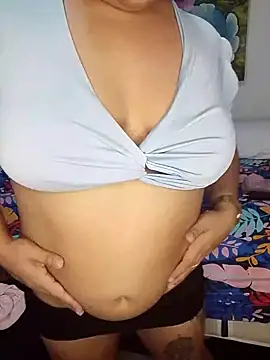 Snapshot of Angelly_ricura chatting on 23, 4, 2026 Angelly ricura online show from 23, 4, 2026