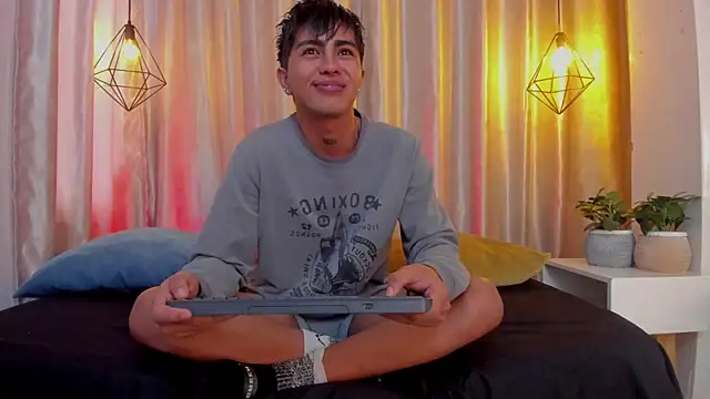 Snapshot of arion_sherwind chatting on 8, 9, 2025 arion sherwind online show from 8, 9, 2025