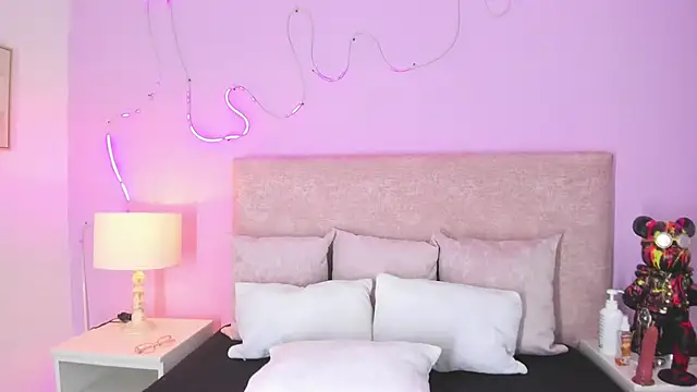 EmaRae1499 online show from 27, 11, 2025