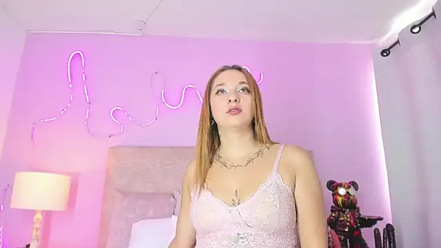 EmaRae1499 online show from 19, 11, 2025