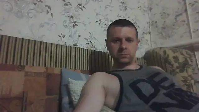 Snapshot of nedstark12 chatting on 6, 6, 2026 nedstark12 online show from 6, 6, 2026