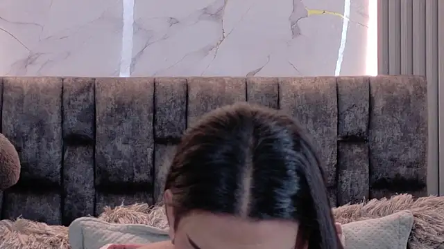 Ava Cristi online show from 15, 4, 2026