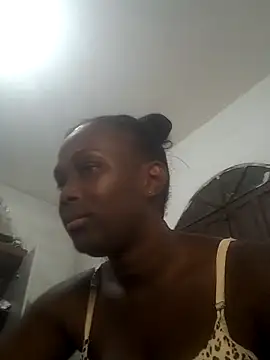 Snapshot of Morena_2021 chatting on 4, 11, 2025 Morena 2021 online show from 4, 11, 2025