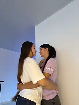 Ashley and Zoe online show from 1, 2, 2026