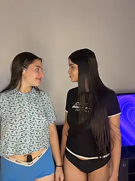 Snapshot of Ashley_and_Zoe chatting on 11, 7, 2026 Ashley and Zoe online show from 11, 7, 2026
