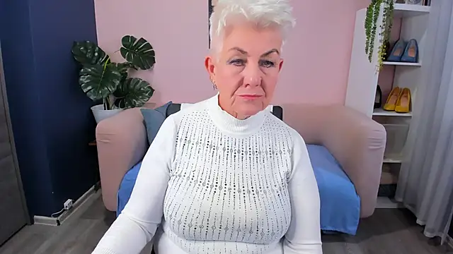 HotandMature online show from 5, 11, 2025