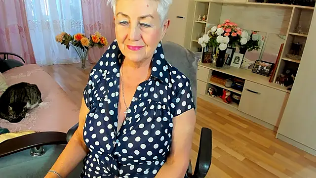 HotandMature online show from 26, 2, 2026