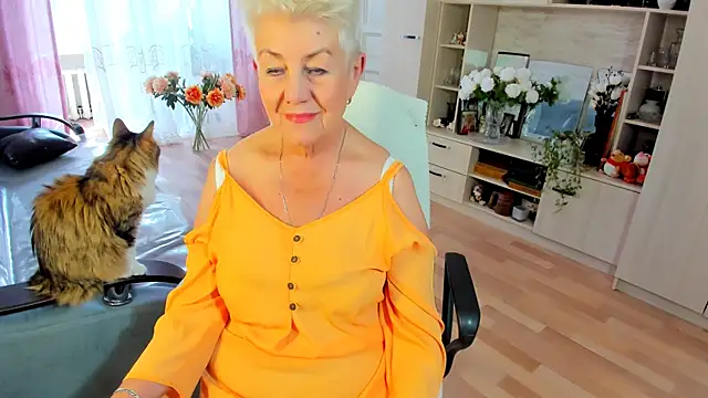 HotandMature online show from 25, 6, 2026