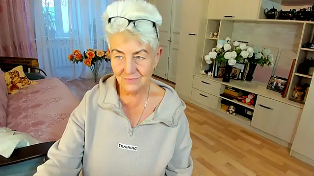 HotandMature online show from 22, 12, 2025