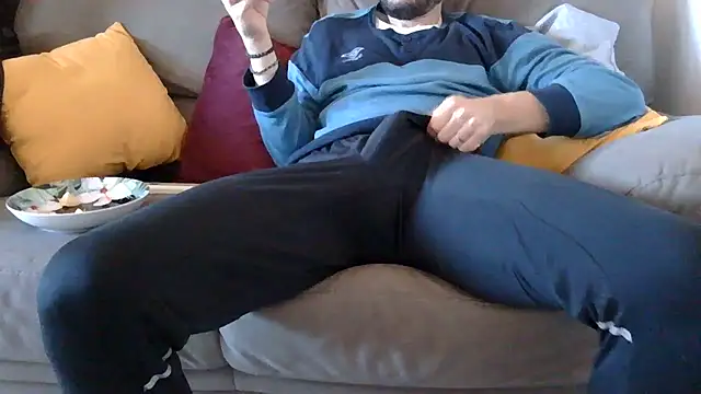 Amicisegreti online show from 28, 11, 2025