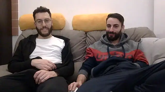 Amicisegreti online show from 12, 3, 2026