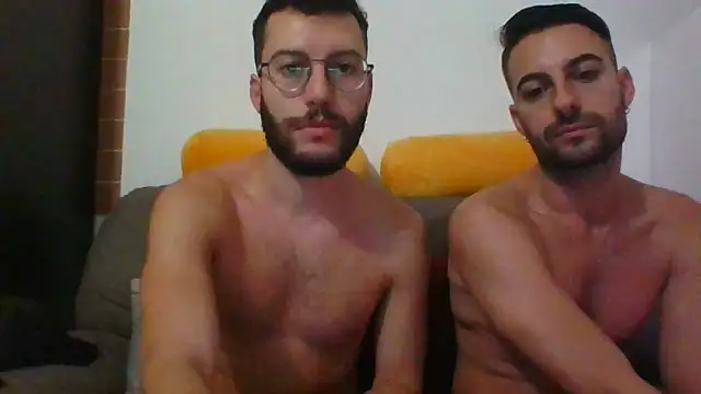 Amicisegreti online show from 18, 10, 2025