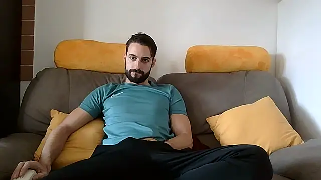 Amicisegreti online show from 22, 12, 2025