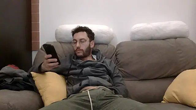 Amicisegreti online show from 31, 3, 2026