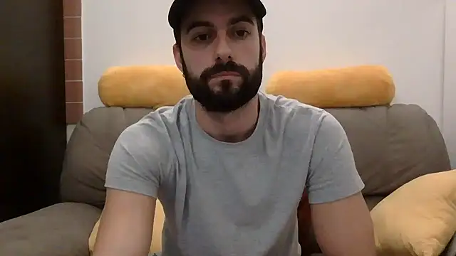 Amicisegreti online show from 25, 11, 2025