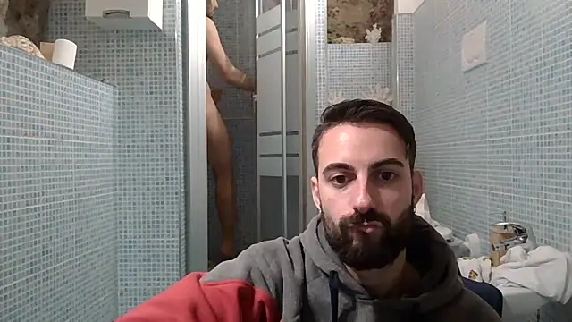 Amicisegreti online show from 9, 2, 2026