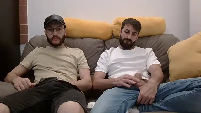 Amicisegreti online show from 11, 4, 2026