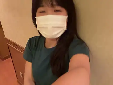 Snapshot of hikiwarinatto_xoxo chatting on 8, 10, 2025 hikiwarinatto xoxo online show from 8, 10, 2025