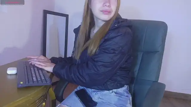 Olivia11  online show from 12, 2, 2026